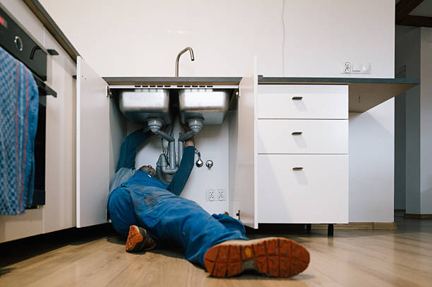 Professional Plumbing technician working in New Boston, TX